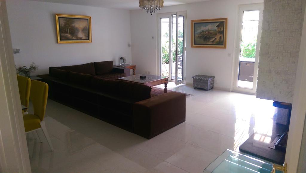 Villa Ghazali Ginebra